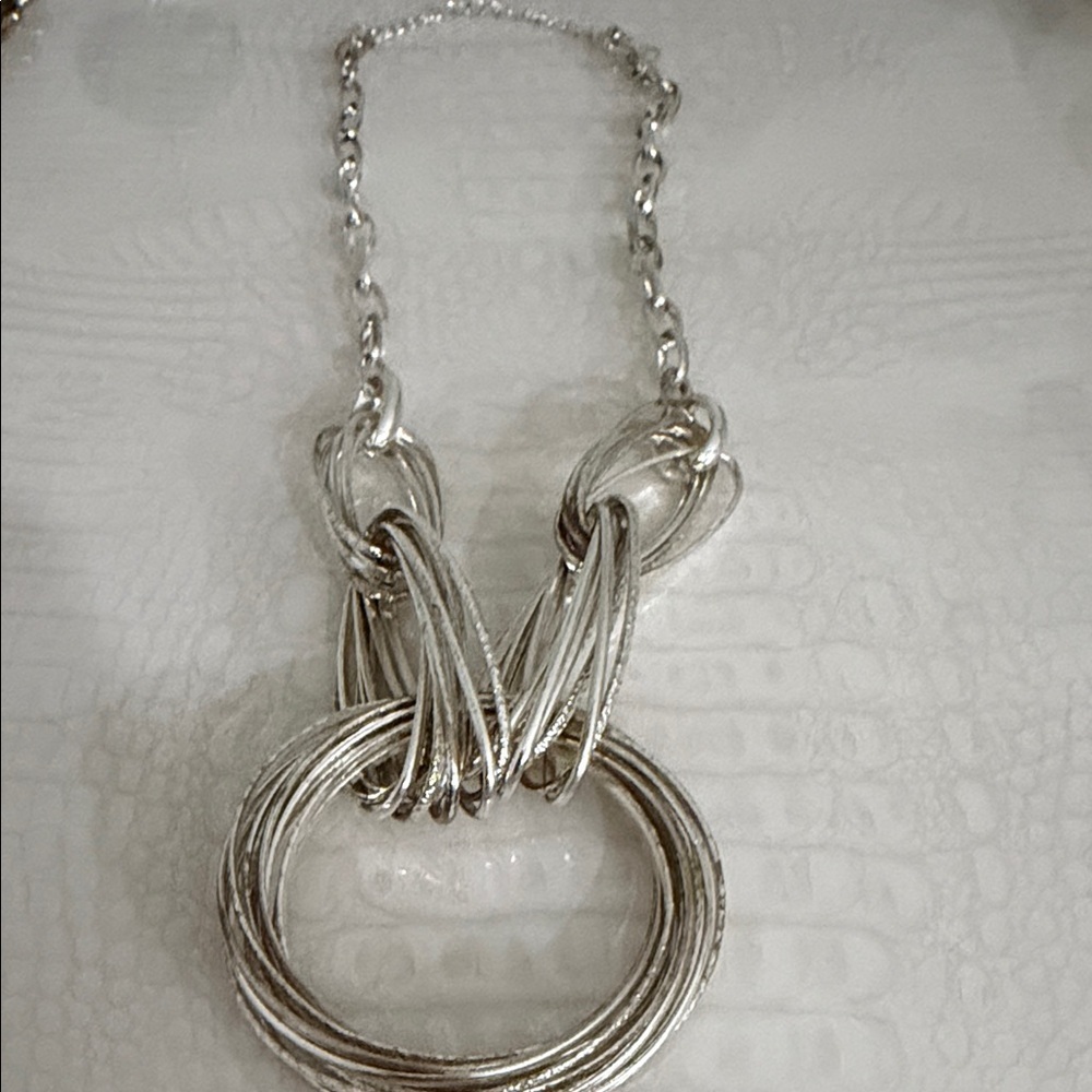 Elegant Silver Necklace - Picture 2 of 2